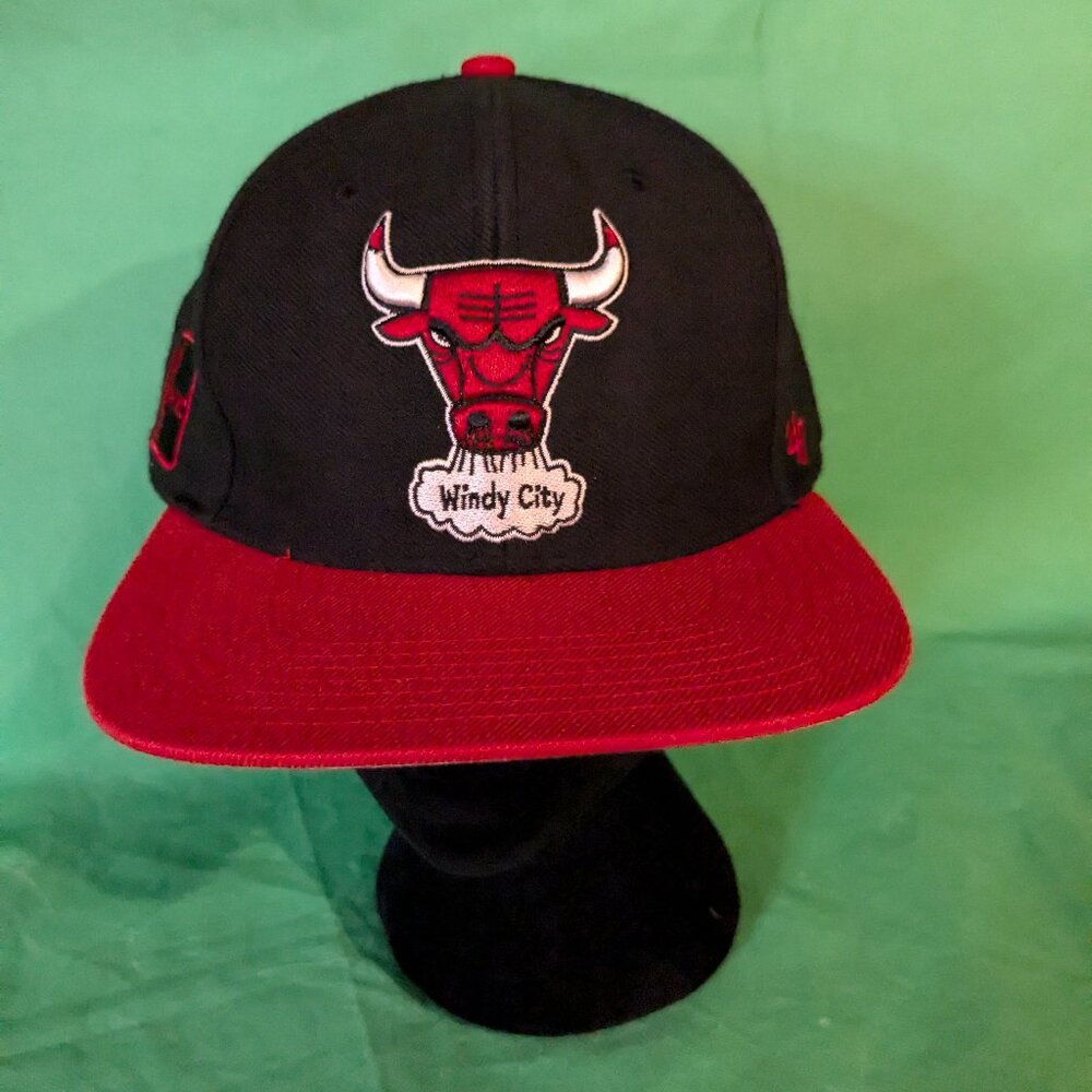 the Bulls ball cap.
